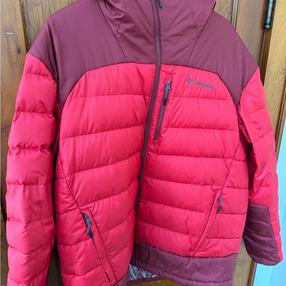 Columbia Men’s Two-Tone Red Puffer Jacket